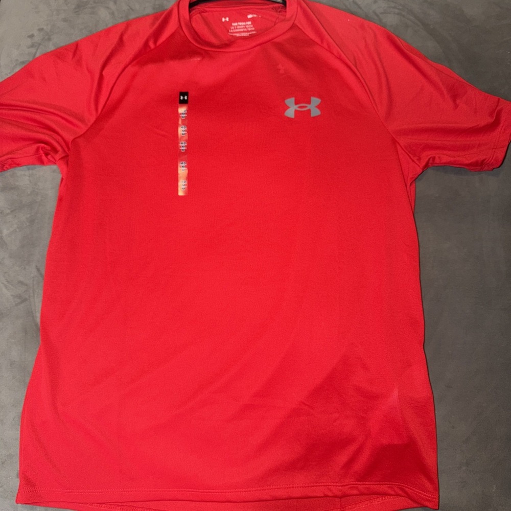 UA Men's Red Tech Tee Loose For Sz Medium